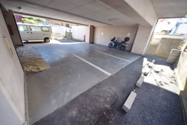 駐車場(駐車場)
