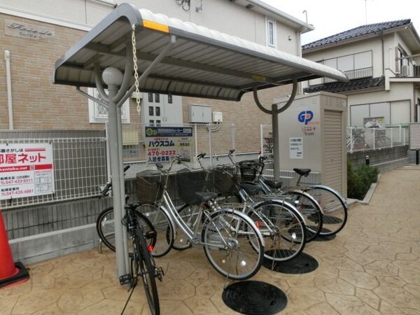 共有部分(敷地内の屋根付き駐輪場)