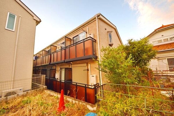 外観(駅徒歩7分・閑静な住宅街)