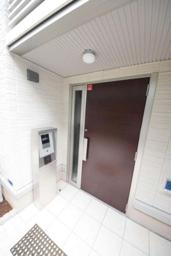 エントランス(宅配ＢＯＸもございます。)