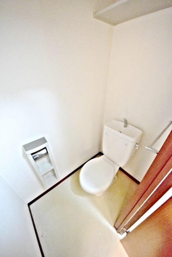 トイレ(清潔感のあるトイレ)