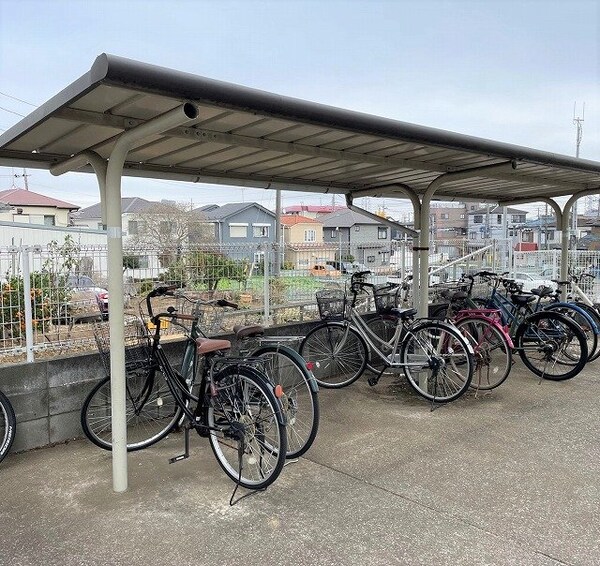 共有部分(屋根付き駐輪場)