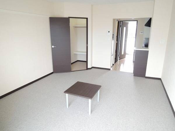 その他室内・内装(2階以上は絨毯仕様です)