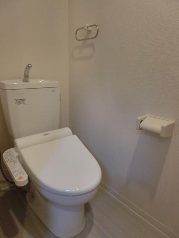 トイレ(温水洗浄便座)