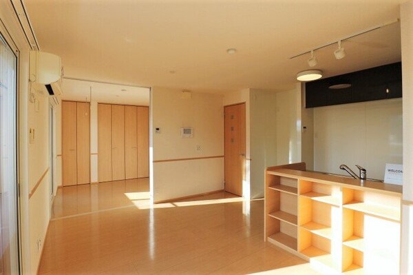 リビング・居室(※別号室参考写真です)