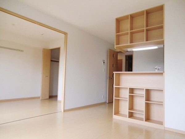 リビング・居室(※別号室参考写真です)