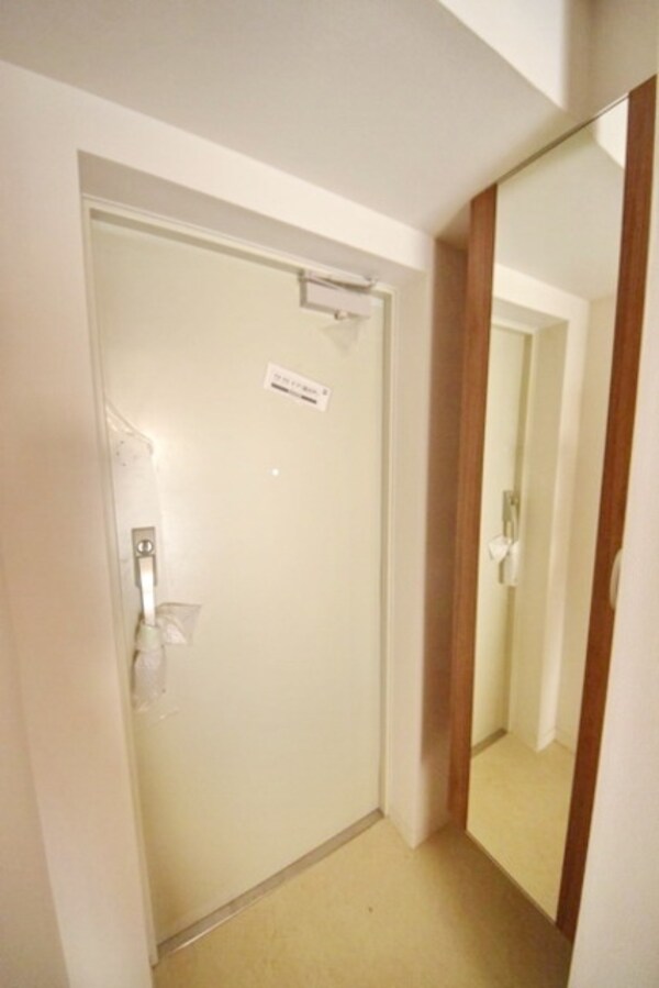 玄関(収納付き玄関です)