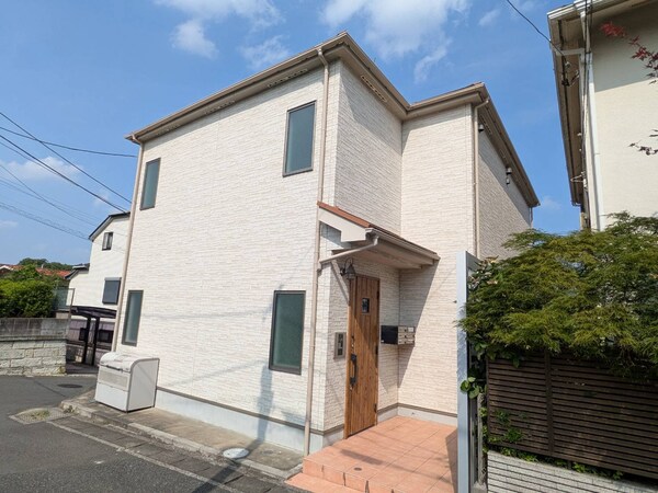 外観(閑静な住宅街にございます)