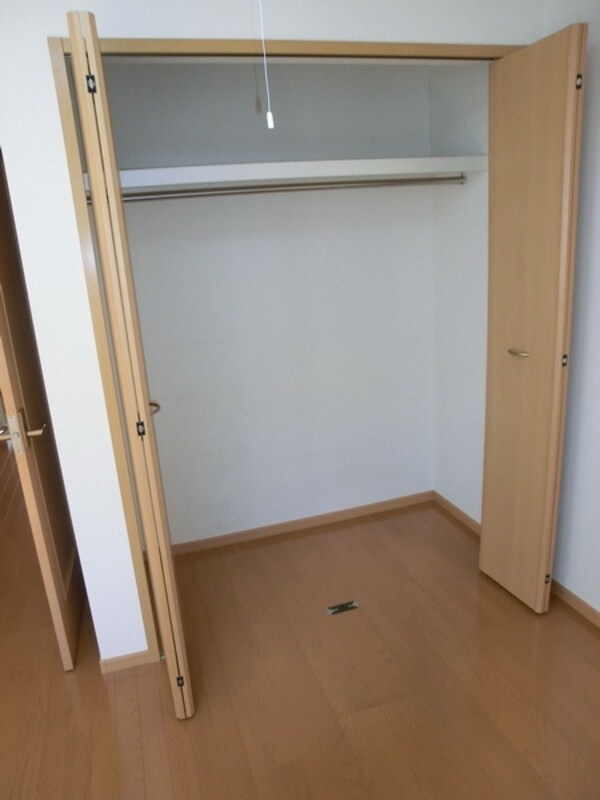 収納(寝室のクローゼット収納)