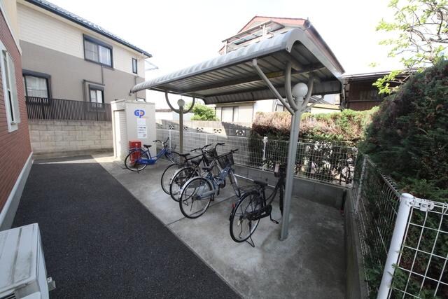 物件内観写真18　(駐輪所)