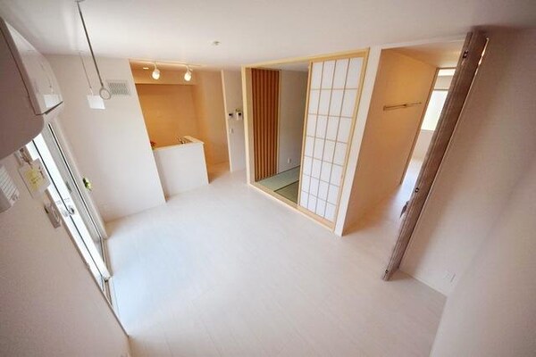 リビング・居室(カウンターキッチンで明るいリビング)