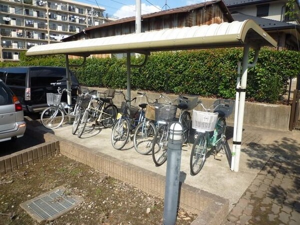 共有部分(屋根付き駐輪場)