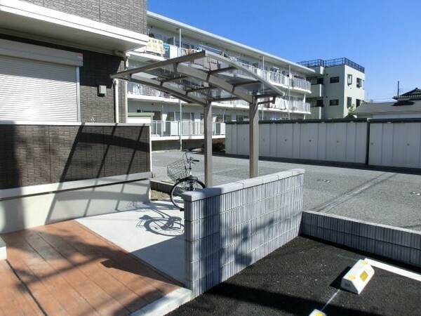 その他(屋根付き駐輪場)