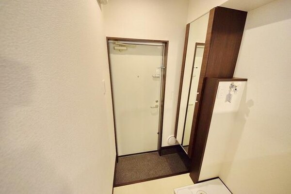 玄関(同タイプ部屋イメージ写真)