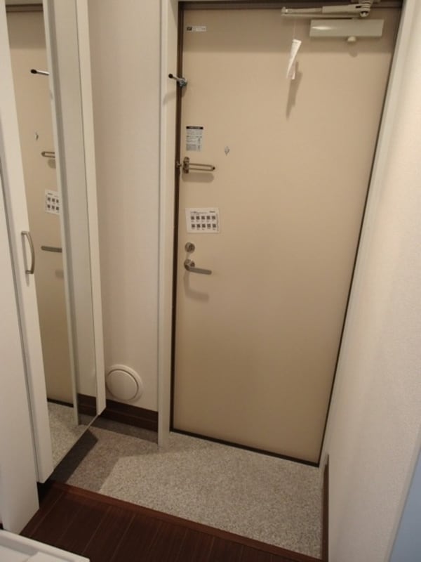 玄関(シューズボックス完備)