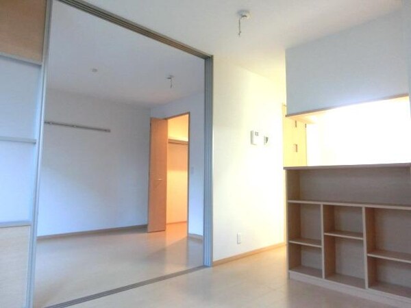 その他室内・内装(南向きの6帖と9帖のお部屋)