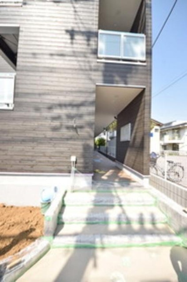 エントランス(★★)
