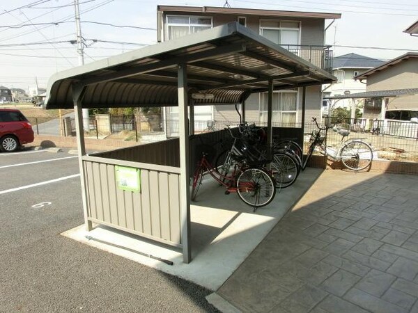 共有部分(屋根つき駐輪場)
