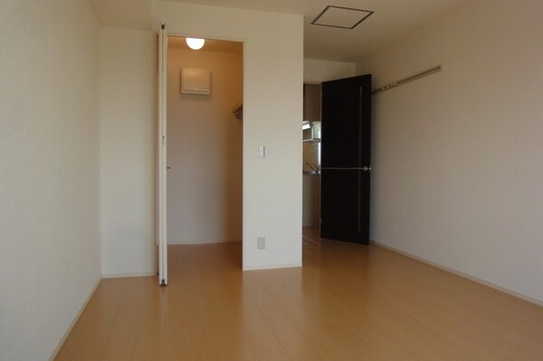 その他室内・内装(バルコニー側からみたお部屋)