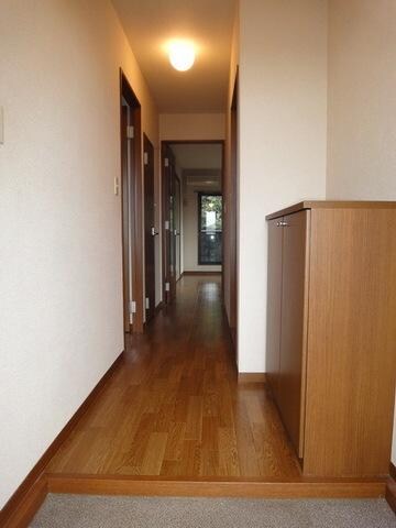 物件内観写真7　(シューズボックス完備)