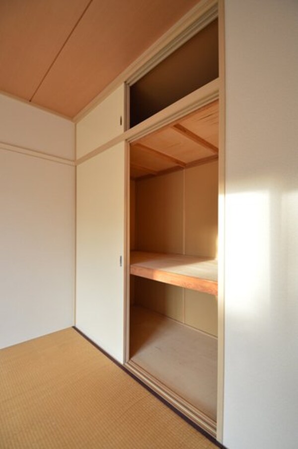 収納(※同タイプ間取り102号室設備施工例　現況優先)
