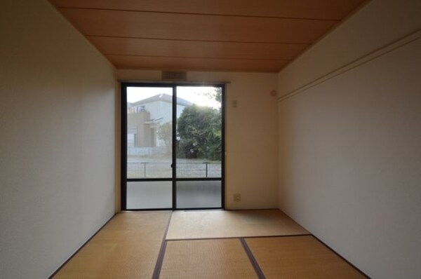 設備(※同タイプ間取り102号室設備施工例　現況優先)