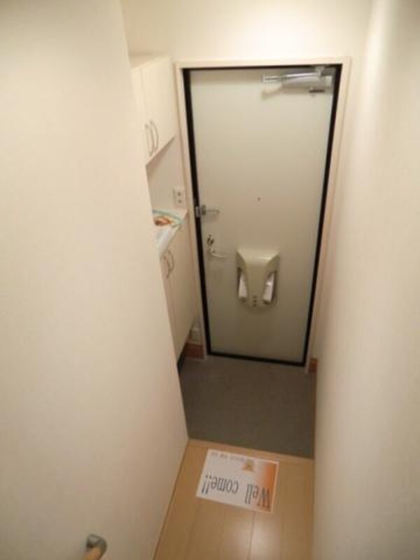 玄関(※別号室参考写真です)