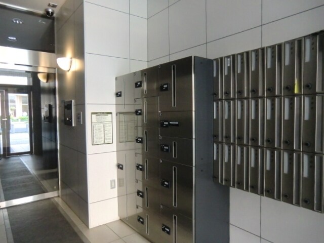 物件内観写真9　(宅配BOXあります)