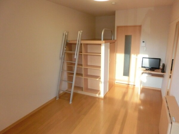 リビング・居室(家具家電付の洋室です)