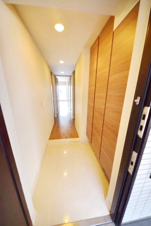 玄関(※別部屋参考写真)