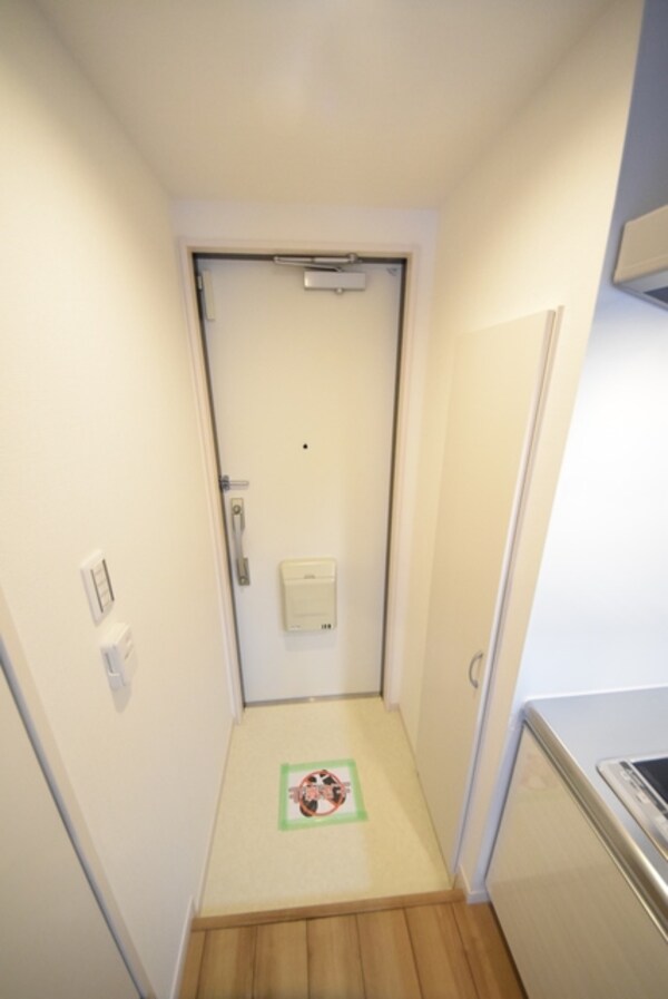 玄関(収納付玄関です)