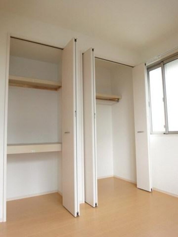 収納(収納たっぷりクローゼット)