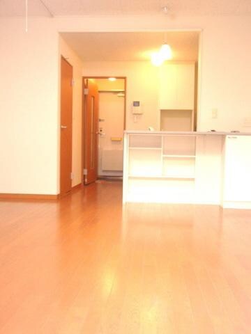 リビング・居室(カウンターキッチンの裏は家具調になっていて便利♪)