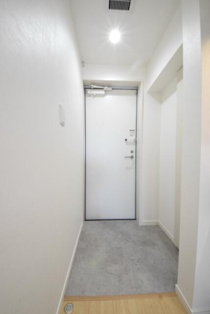 物件内観写真9　(玄関)