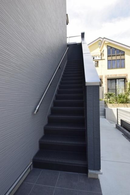 物件内観写真13　(階段)