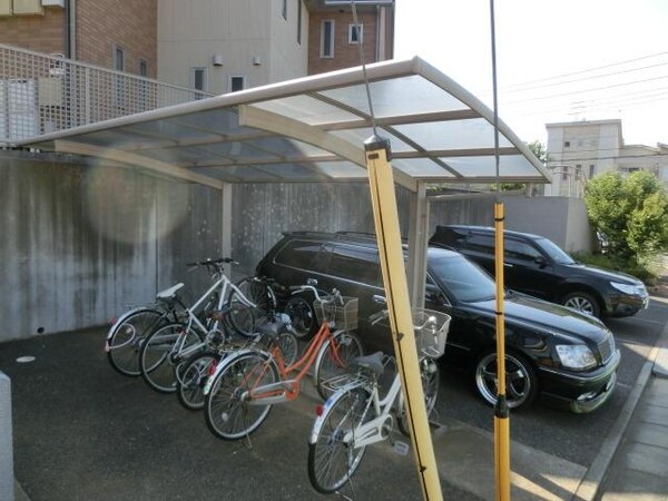 共有部分(屋根付き駐輪場)