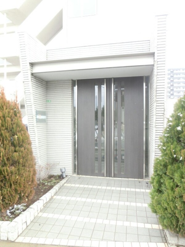 エントランス(重厚感のあるエントランス)