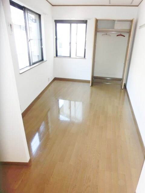 物件内観写真2　(明るいお部屋です)