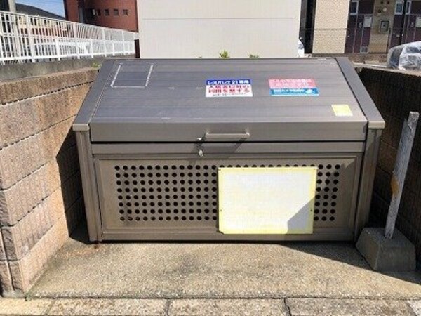 設備(ゴミ集積所)