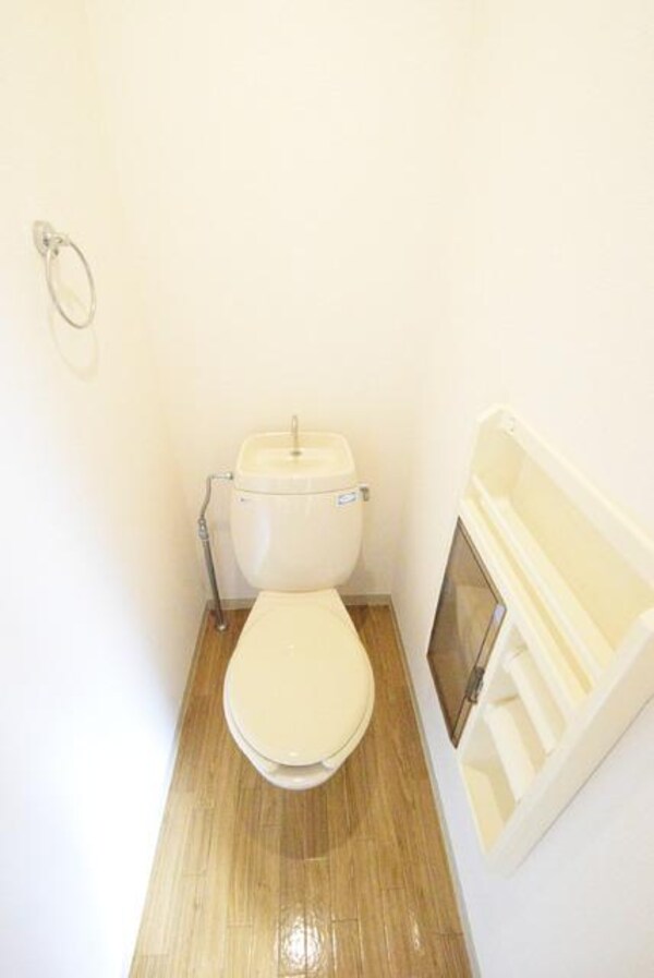 トイレ(収納付トイレ)