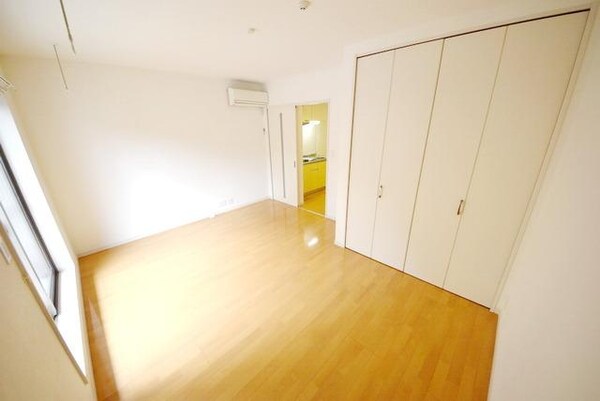 リビング・居室(収納付き洋室)