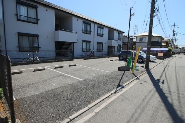 物件内観写真19　(敷地内駐車場あり)