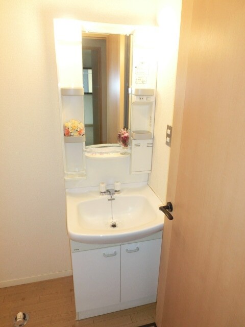 物件内観写真4　(洗面台)