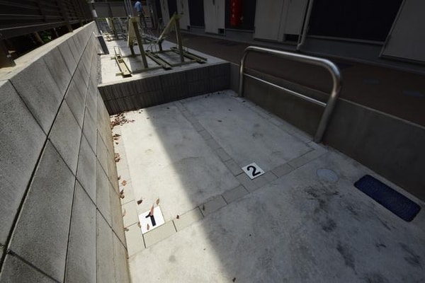 駐車場(月額2,160円バイク置き場あり)