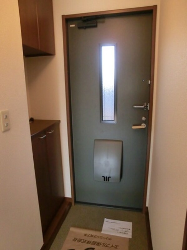 玄関(シューズボックス付き玄関)