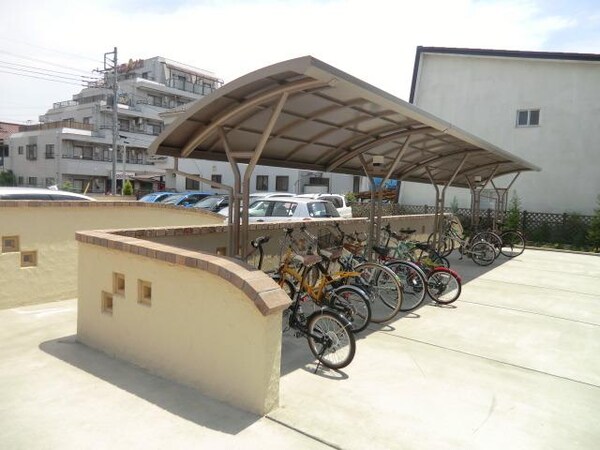 共有部分(敷地内の屋根付駐輪場)