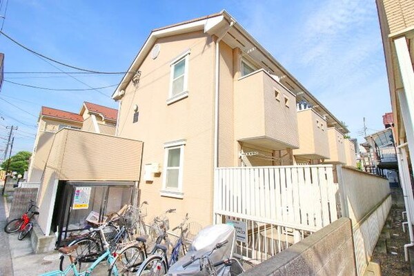 外観(日本大学まで徒歩9分、東邦大学まで徒歩9分)