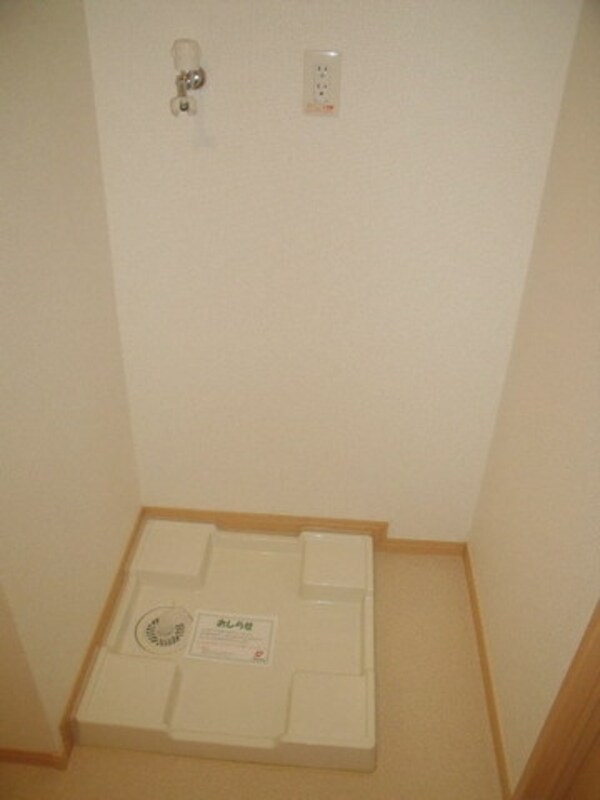 設備(嬉しい室内洗濯機置場です)