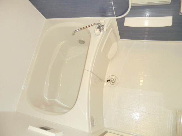 物件内観写真6　(追い焚き機能付きバス)