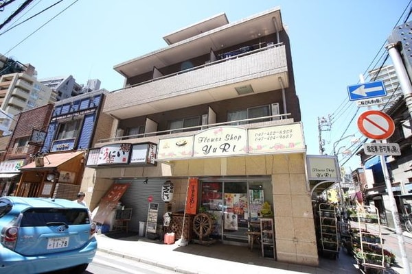 外観(スーパーやコンビニが近く、生活しやすい環境です)